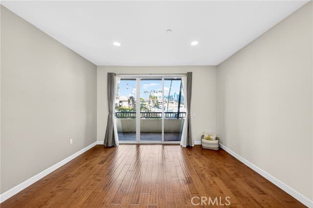 [한인타운] 방2+화2 1,260sf 2009년생 콘도 $650,000